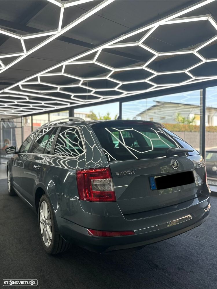 Skoda Octavia Break 1.6 TDi Style DSG - 9