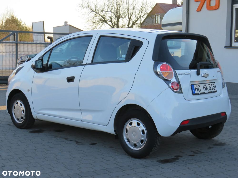 Chevrolet Spark 1.0 + - 18