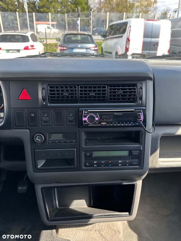 Volkswagen Multivan Standard - 15