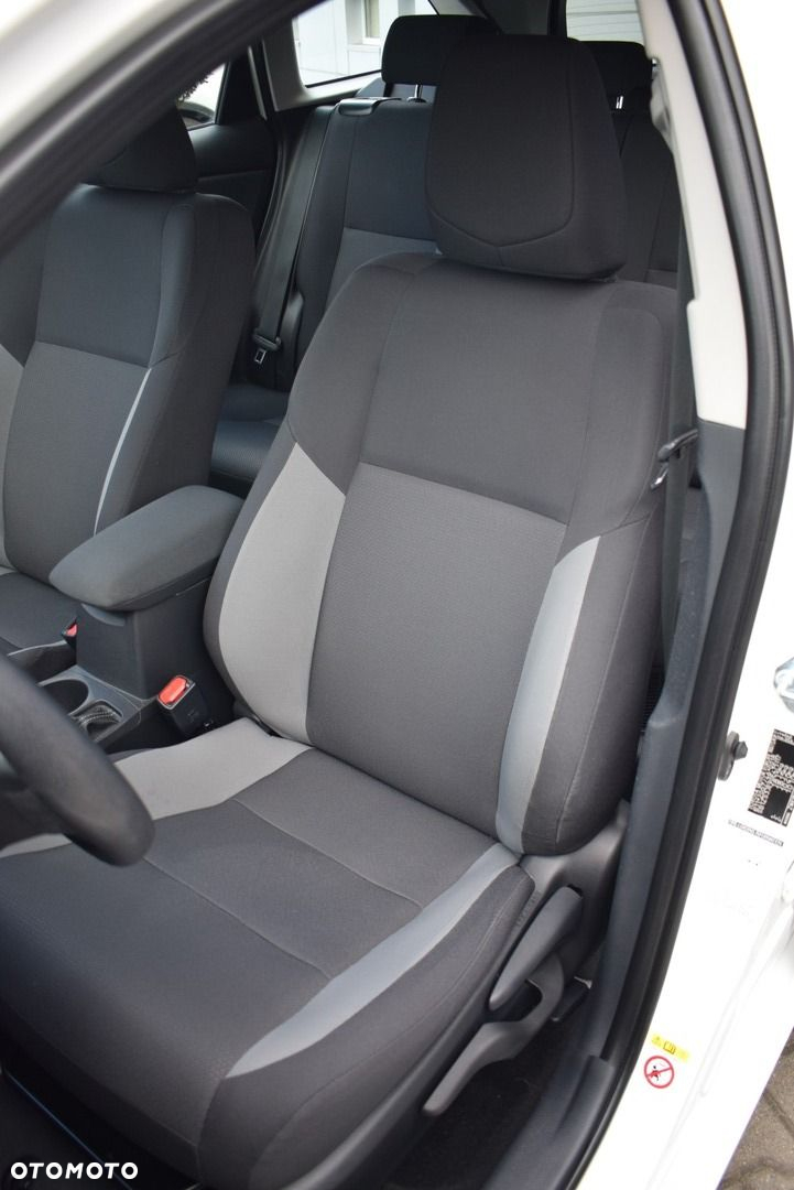 Toyota Auris - 12