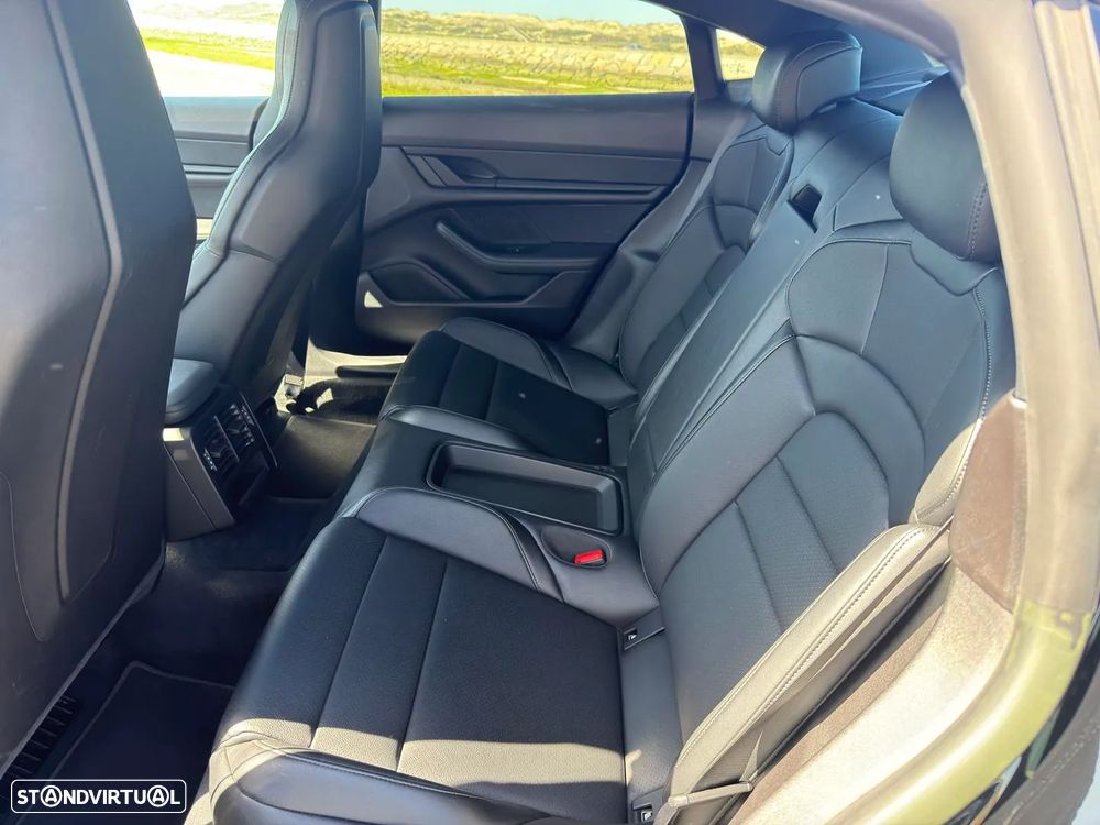 Porsche Taycan 4 - 29