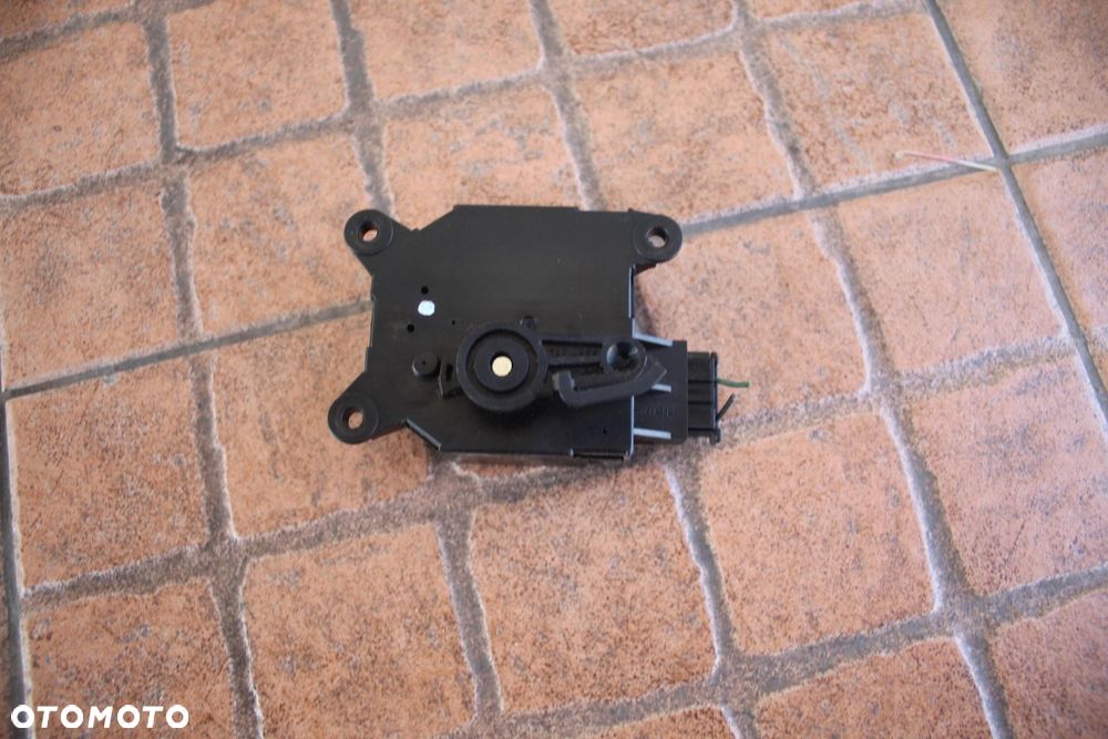 SILNICZEK NAGRZEWNICY NISSAN NOTE E11 100-0012-01-0 - 2