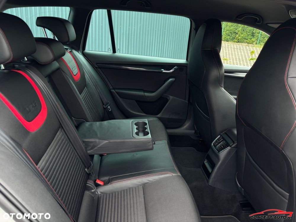 Skoda Octavia 2.0 TSI RS DSG - 30