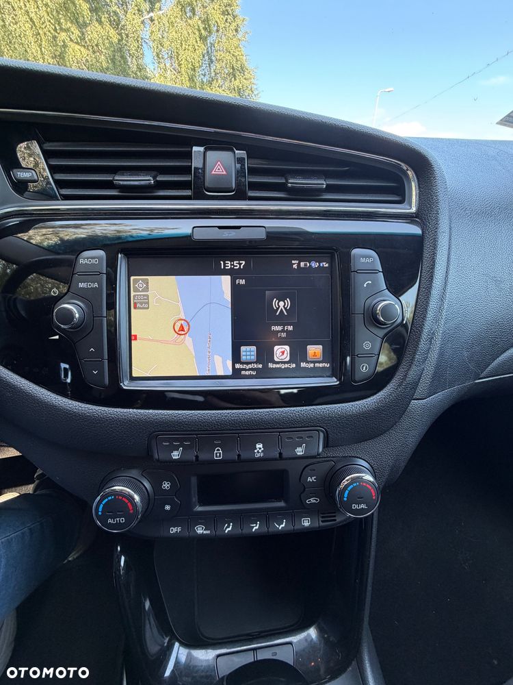 Kia Ceed - 12