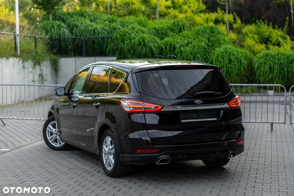 Ford S-Max - 12