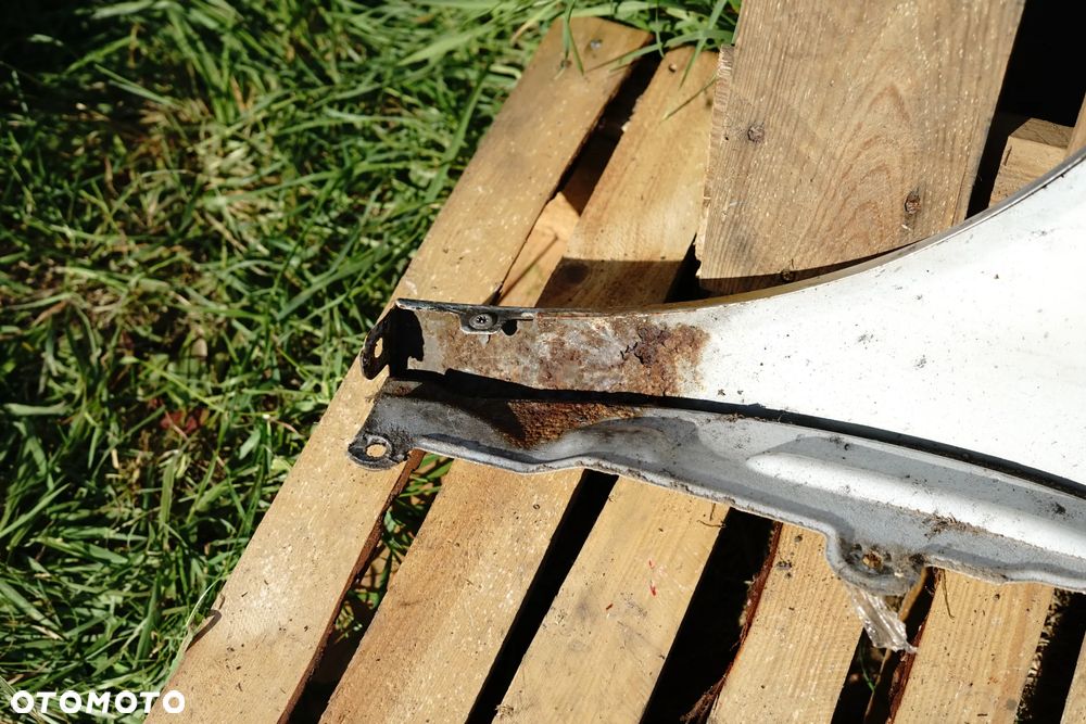 Błotnik przód przedni prawy VW Golf IV LB7Z - 12