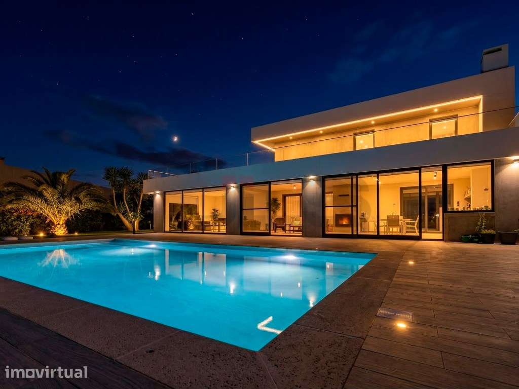 Moradia T4 de Luxo | Piscina de Sal | Lote 2.204m² | Pico da Pedra,... - Grande imagem: 2/60