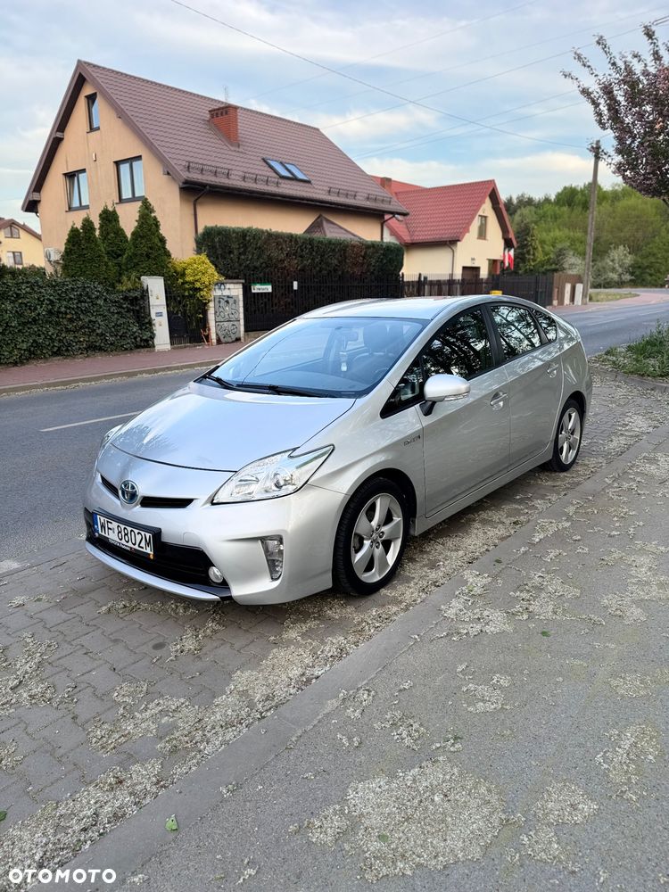 Toyota Prius (Hybrid) - 1