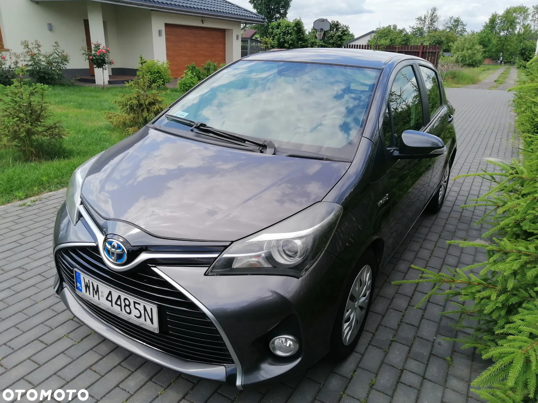Toyota Yaris Hybrid 100 Dynamic - 2