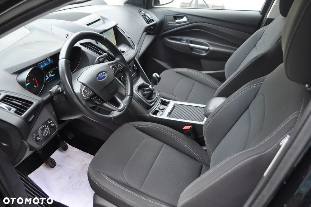 Ford Kuga 2.0 TDCi 4x2 Titanium - 19