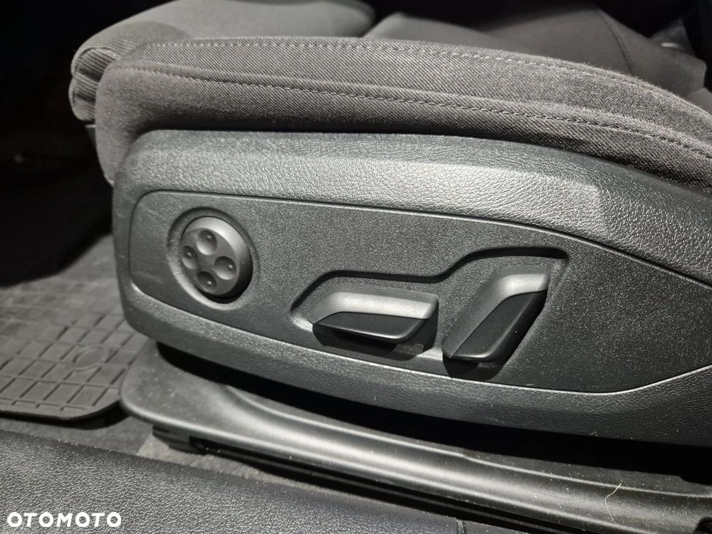 Audi A4 Limousine 40 TFSI mHEV S tronic - 17