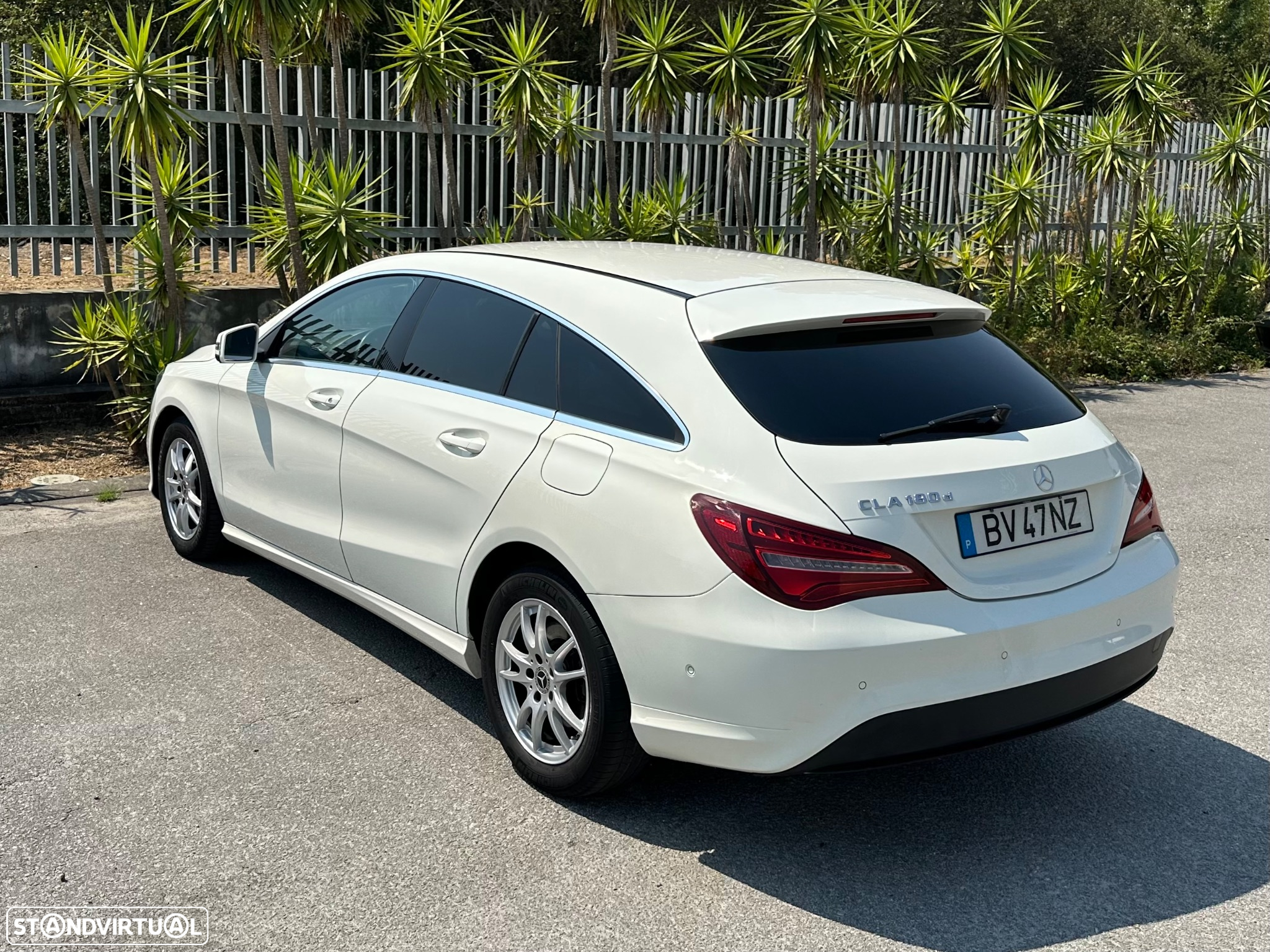 Mercedes-Benz CLA 180 Shooting Brake d 7G-DCT Urban - 8