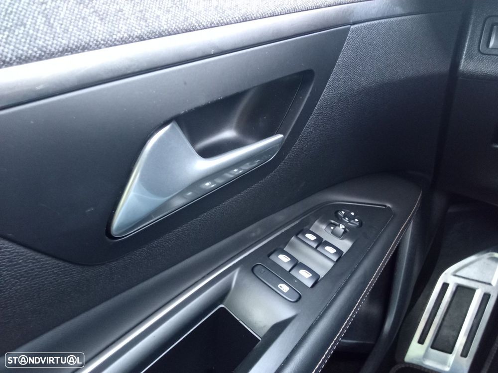 Peugeot 3008 1.2 PureTech GT Line - 26