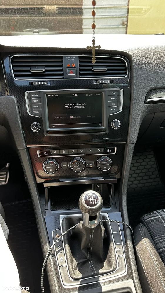 Volkswagen Golf - 22