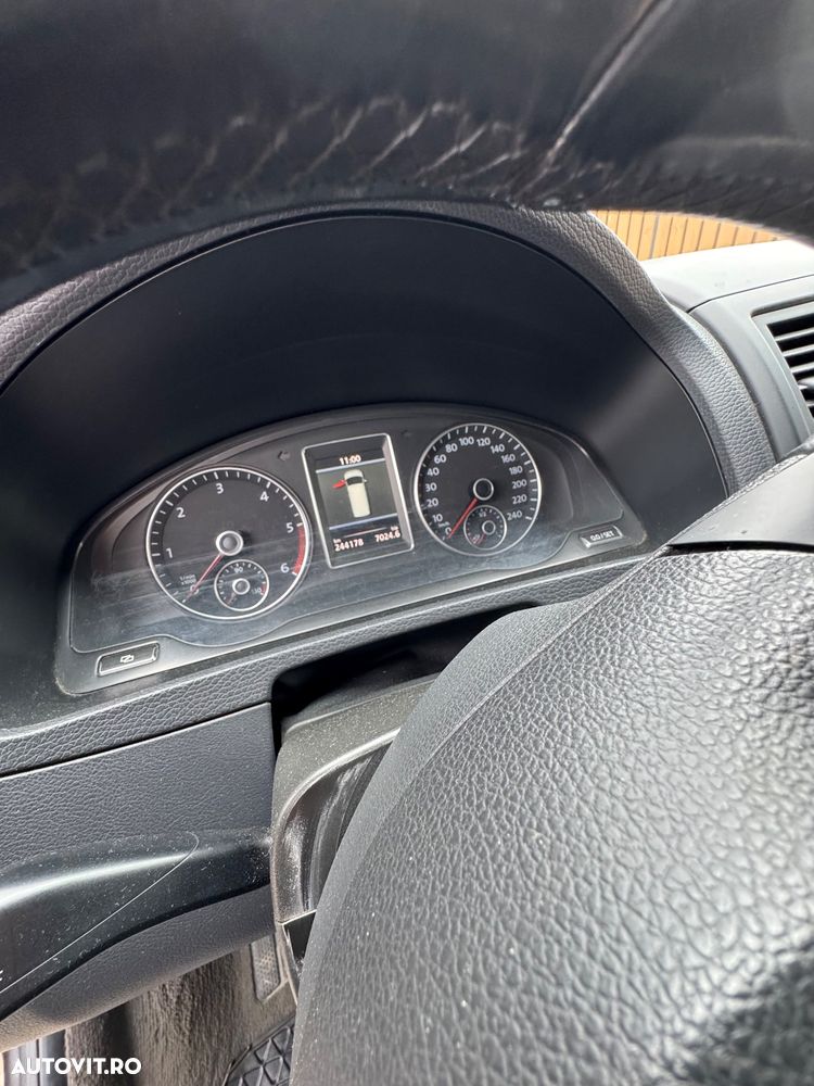 Volkswagen Multivan - 10