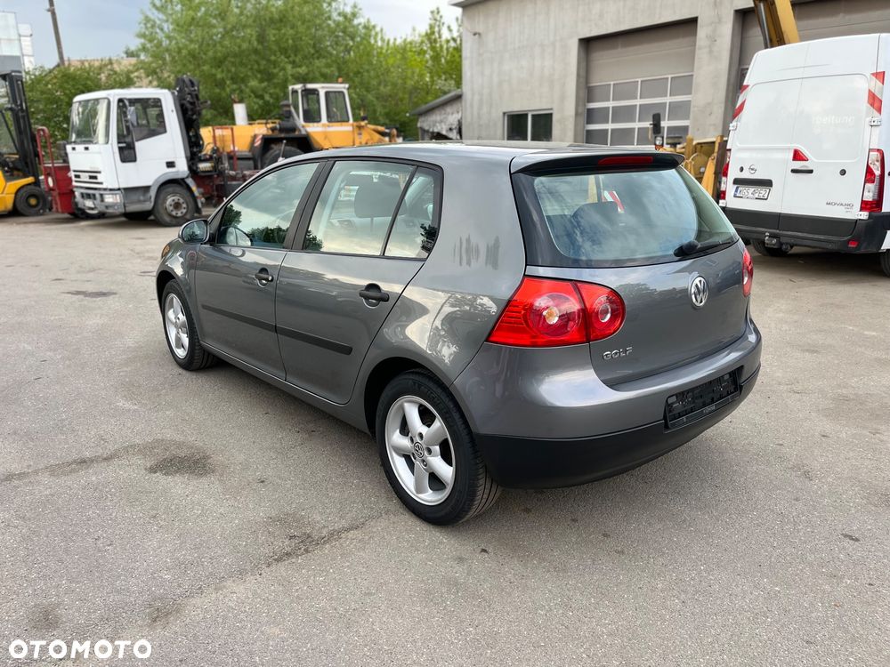 Volkswagen Golf - 8