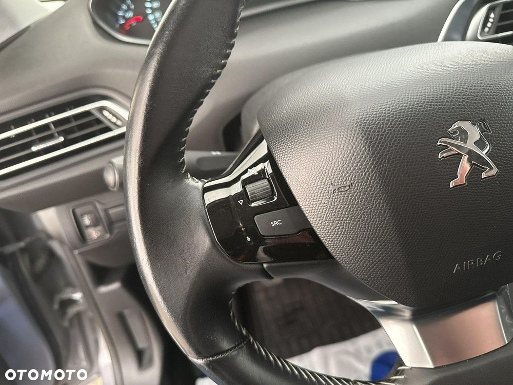 Peugeot 308 - 25