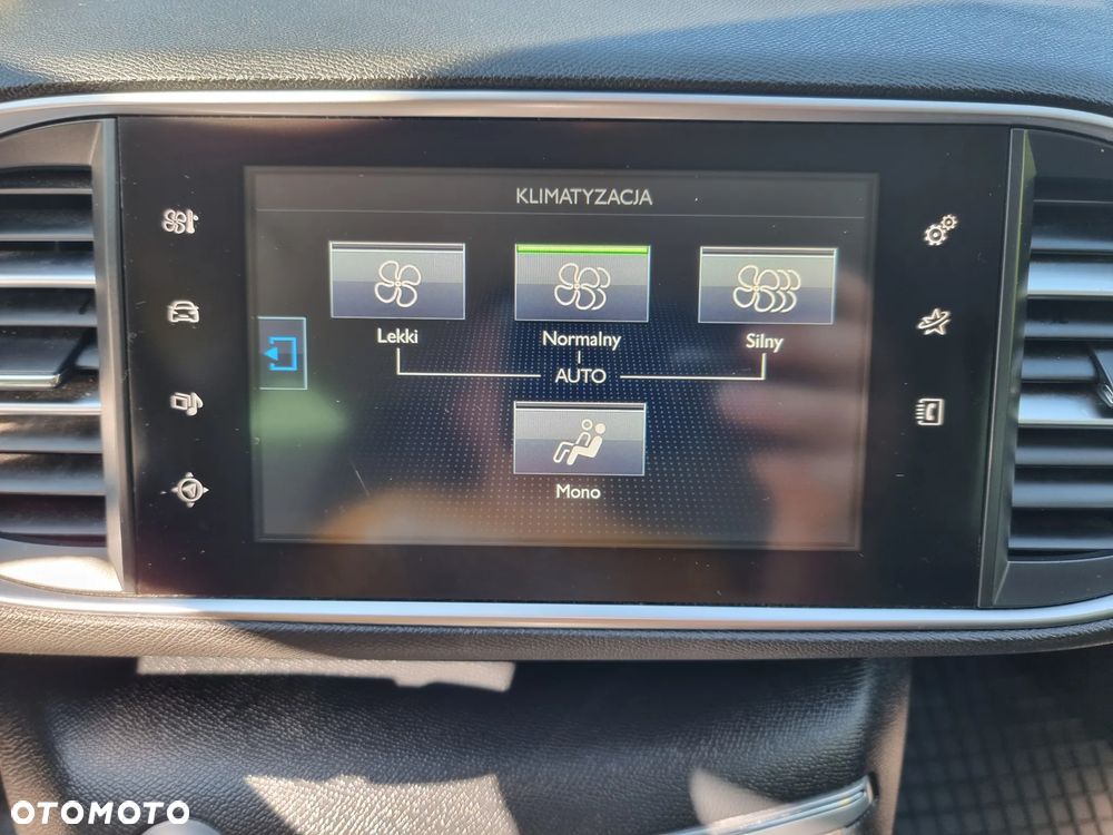 Peugeot 308 2.0 Blue HDi Allure S&S - 31