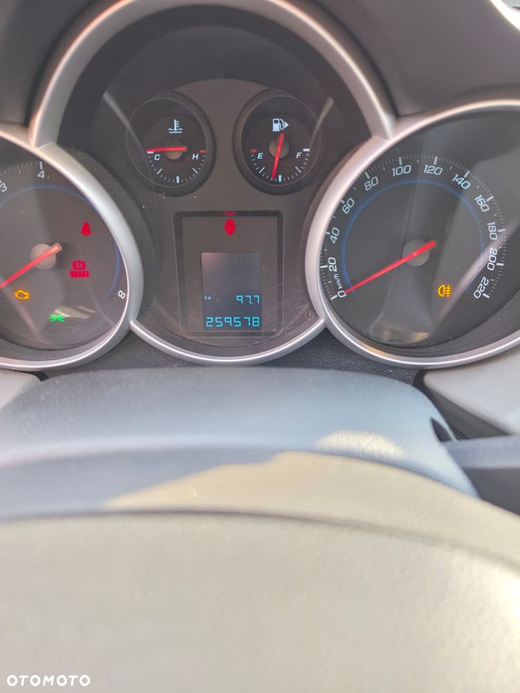 Chevrolet Cruze - 15