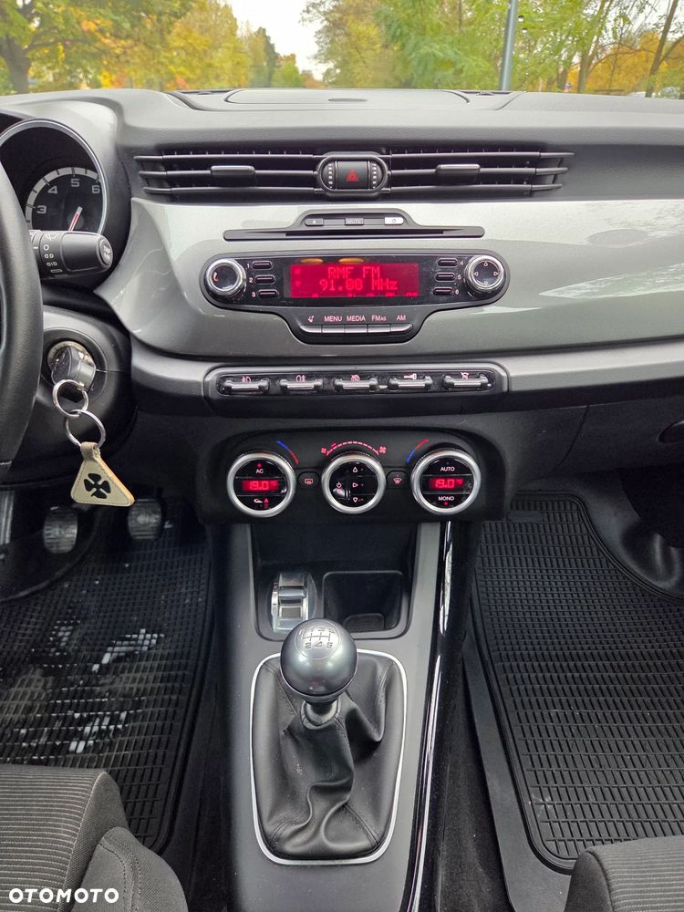 Alfa Romeo Giulietta 1.4 TB MultiAir Distinctive - 19