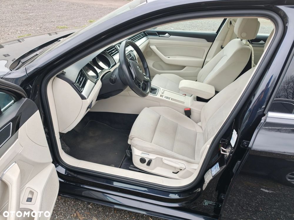 Volkswagen Passat 1.8 TSI BMT Comfortline - 9