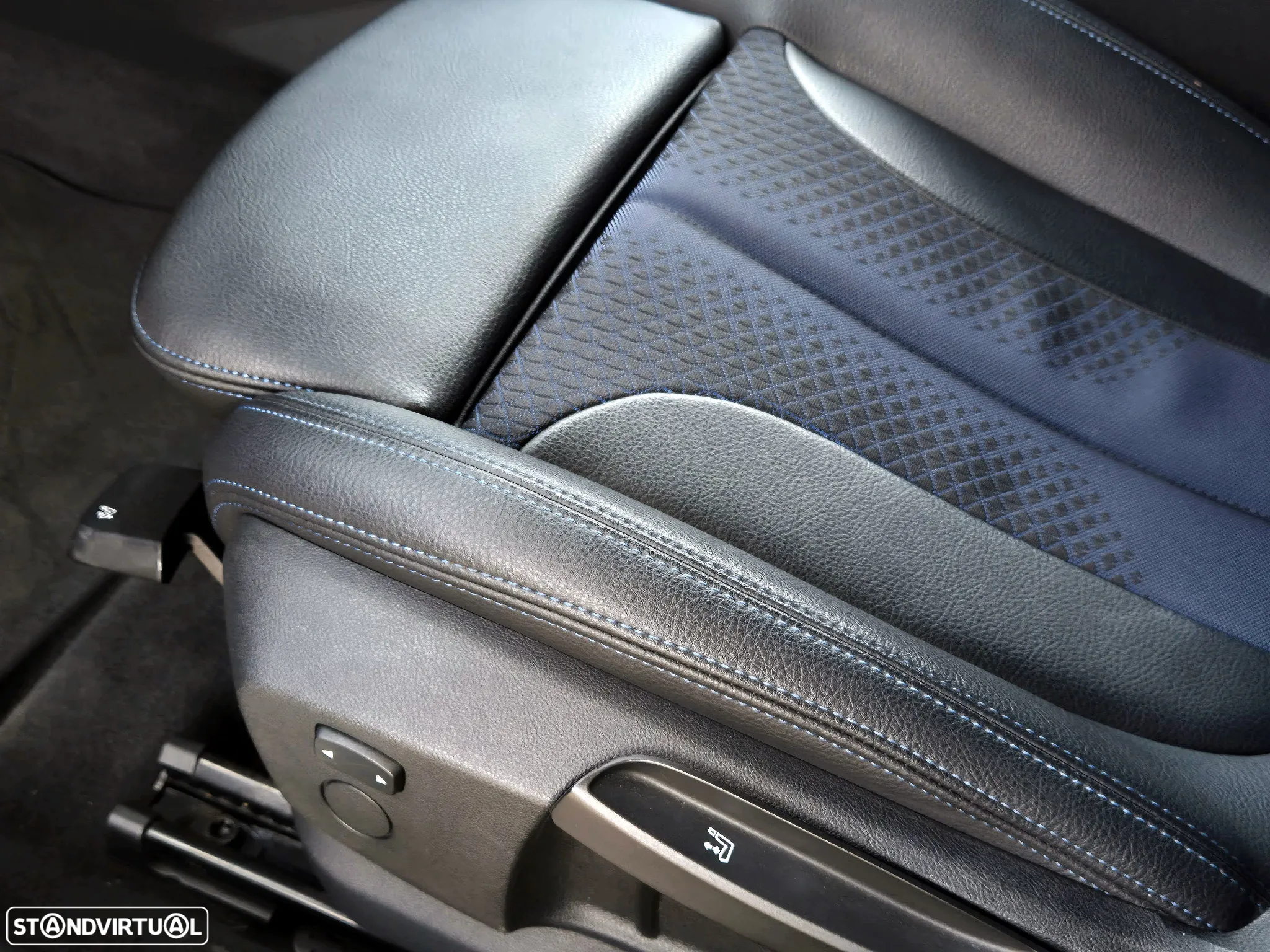 BMW 116 d Pack Desportivo M - 18