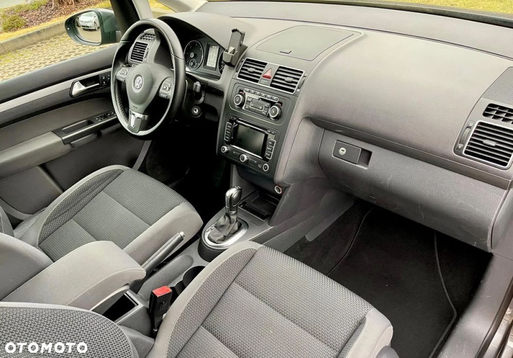 Volkswagen Touran 2.0 TDI DSG Highline - 26