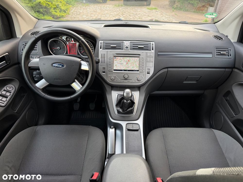 Ford Kuga 2.0 TDCi 2x4 Titanium - 12