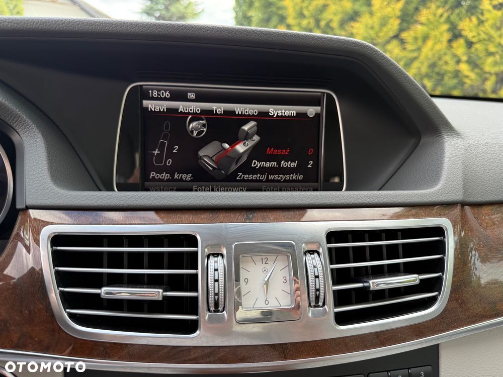 Mercedes-Benz Klasa E 300 BlueTEC HYBRID Elegance - 24