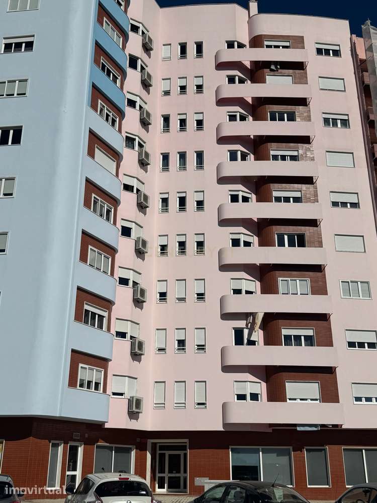 Apartamento T2 em Santa Marta de Corroios - 93m2 - Grande imagem: 3/16