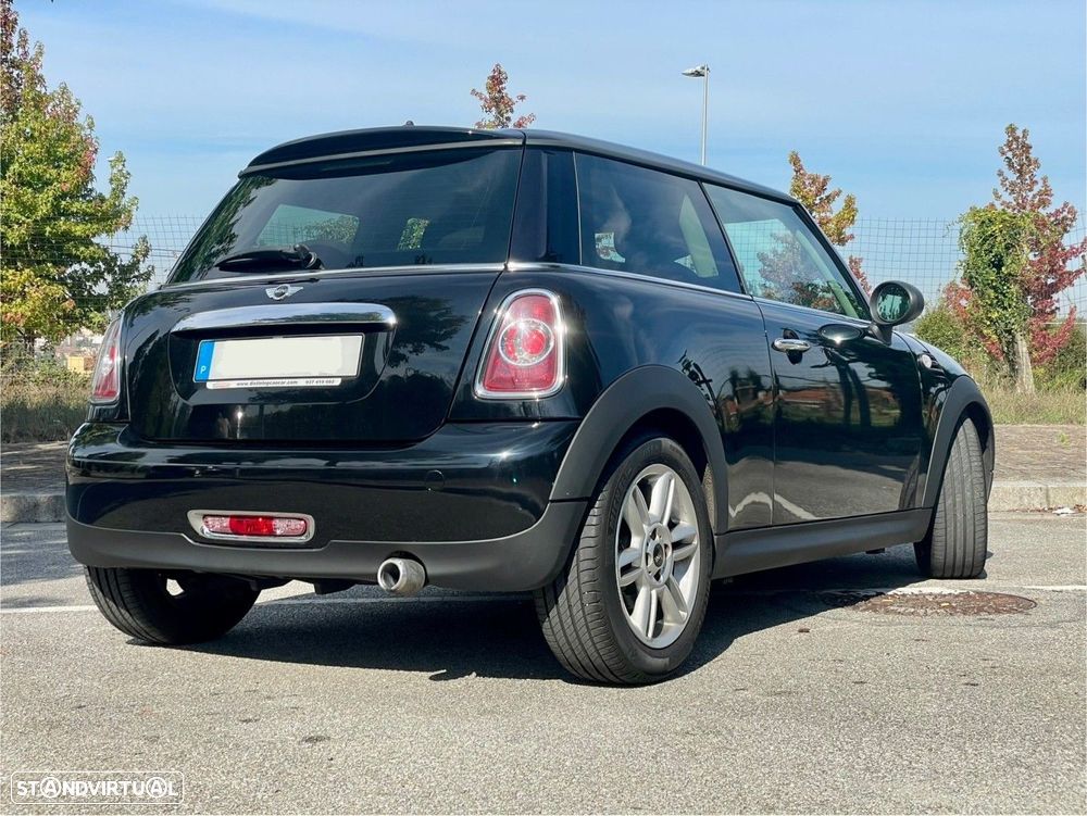 MINI 3 Portas One D - 13