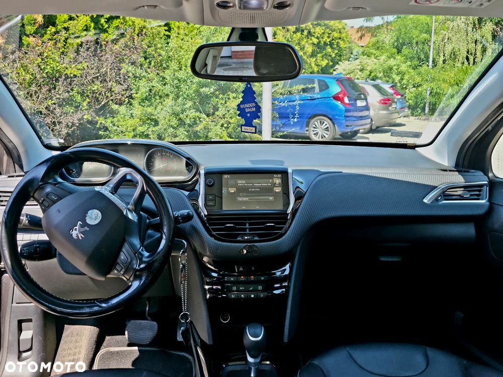 Peugeot 2008 1.2 Pure Tech GPF Allure S&S EAT6 - 10