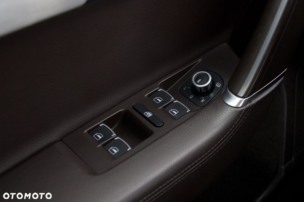 Volkswagen Passat Variant 2.0 TDI DSG BlueMotion Technology Exclusive - 12