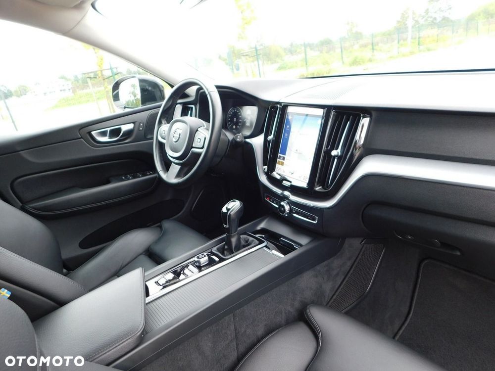 Volvo XC 60 D4 Momentum Pro - 6