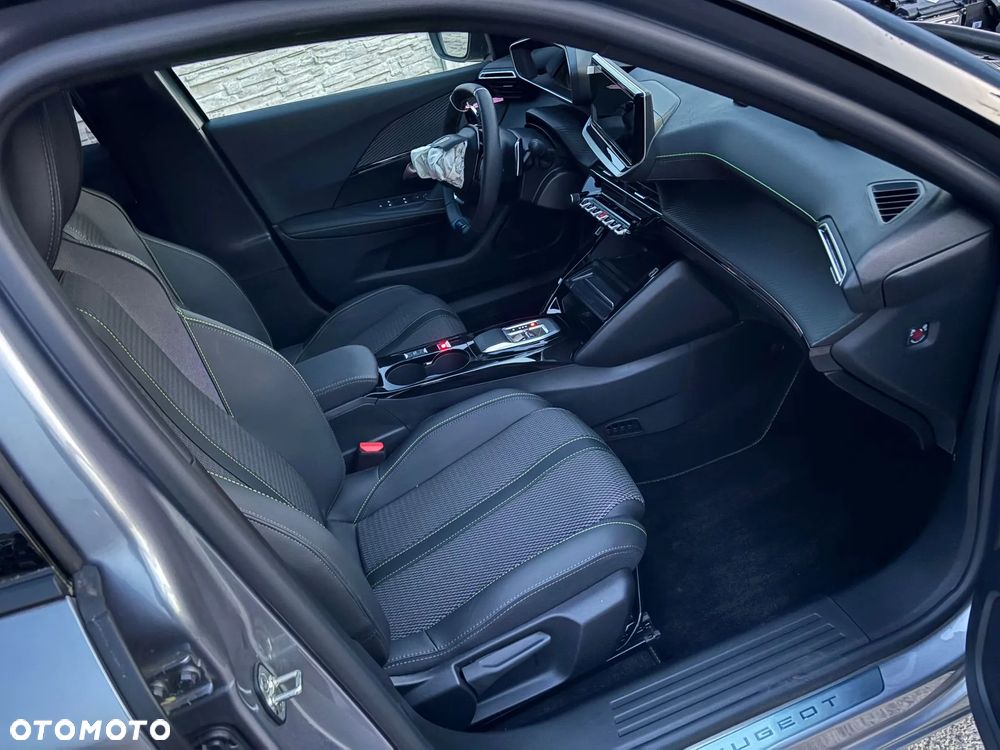 Peugeot 2008 Hybrid 136 e-DSC GT - 10