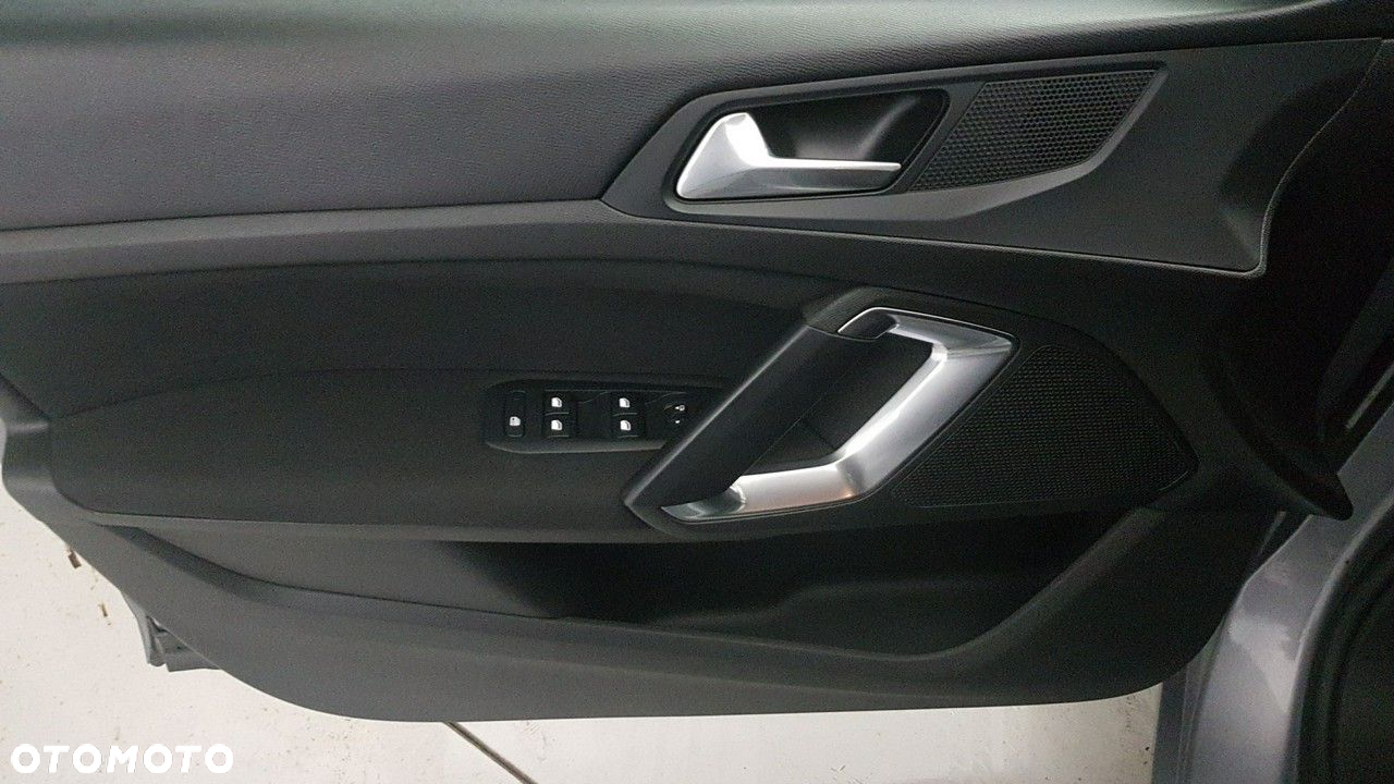 Peugeot 308 - 24