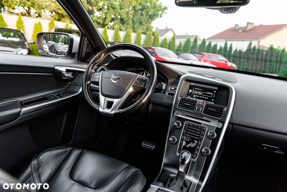 Volvo XC 60 T6 AWD R-Design - 29