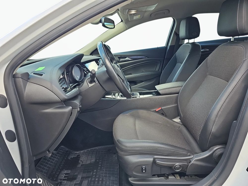 Opel Insignia 1.5 T Enjoy S&S - 10
