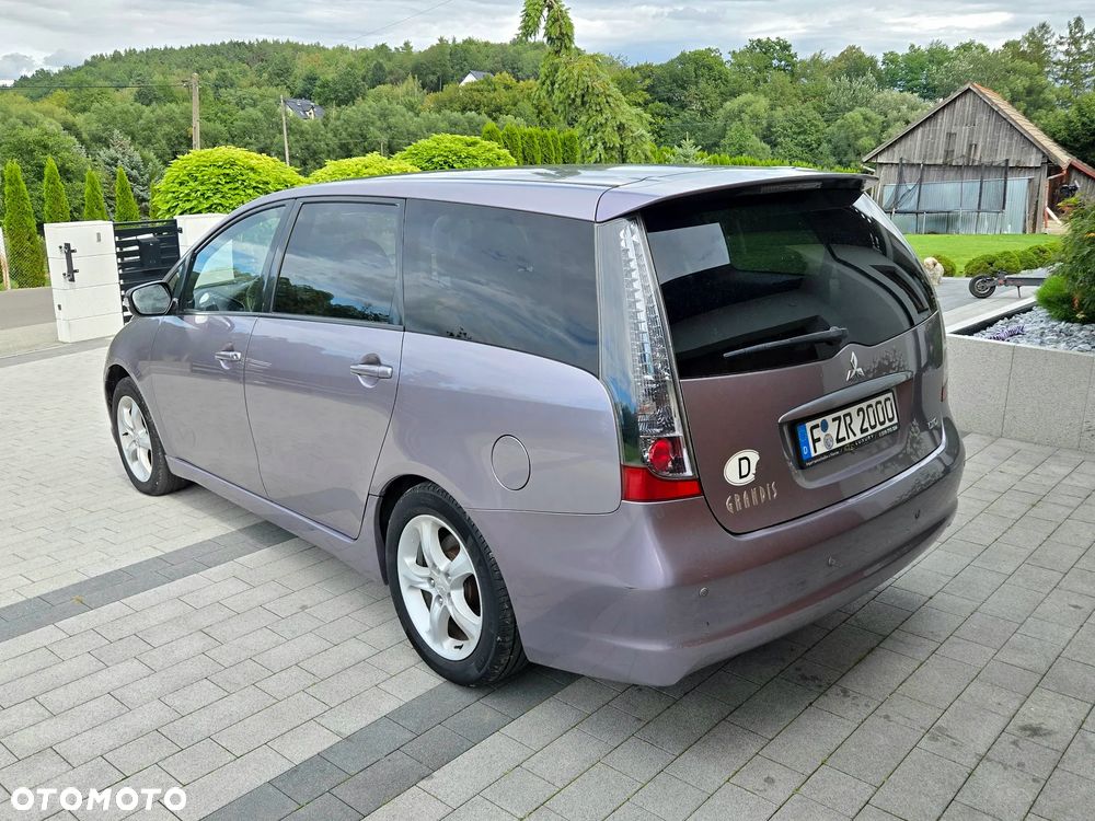 Mitsubishi Grandis 2.0 DI-D 6-Sitzer Intense - 5