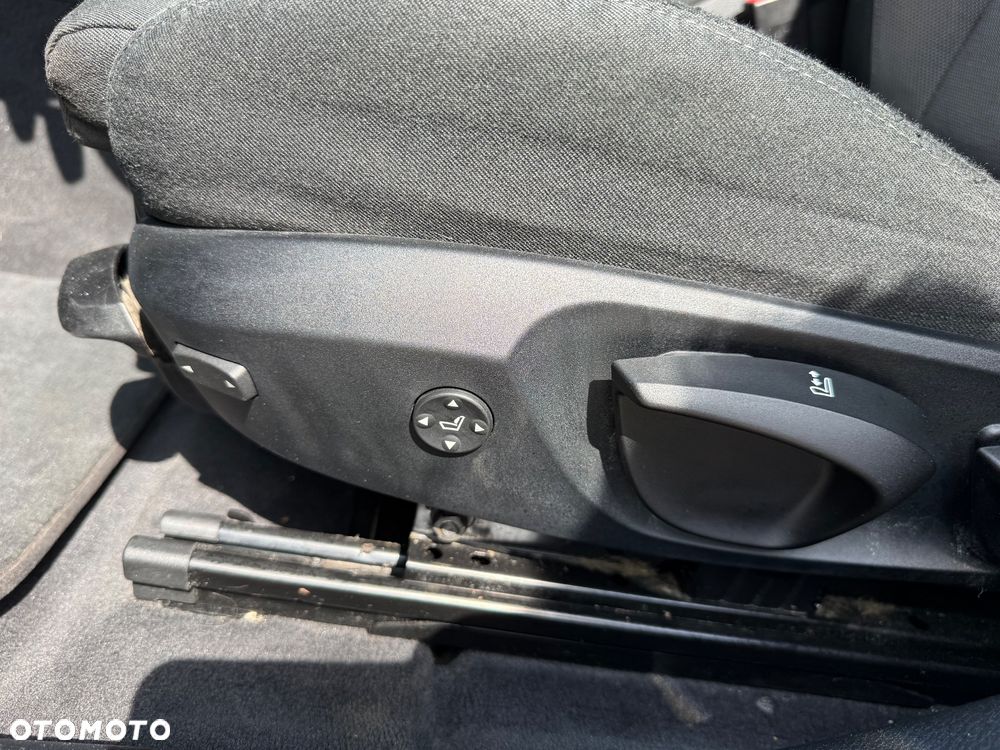 BMW X1 xDrive18d - 16