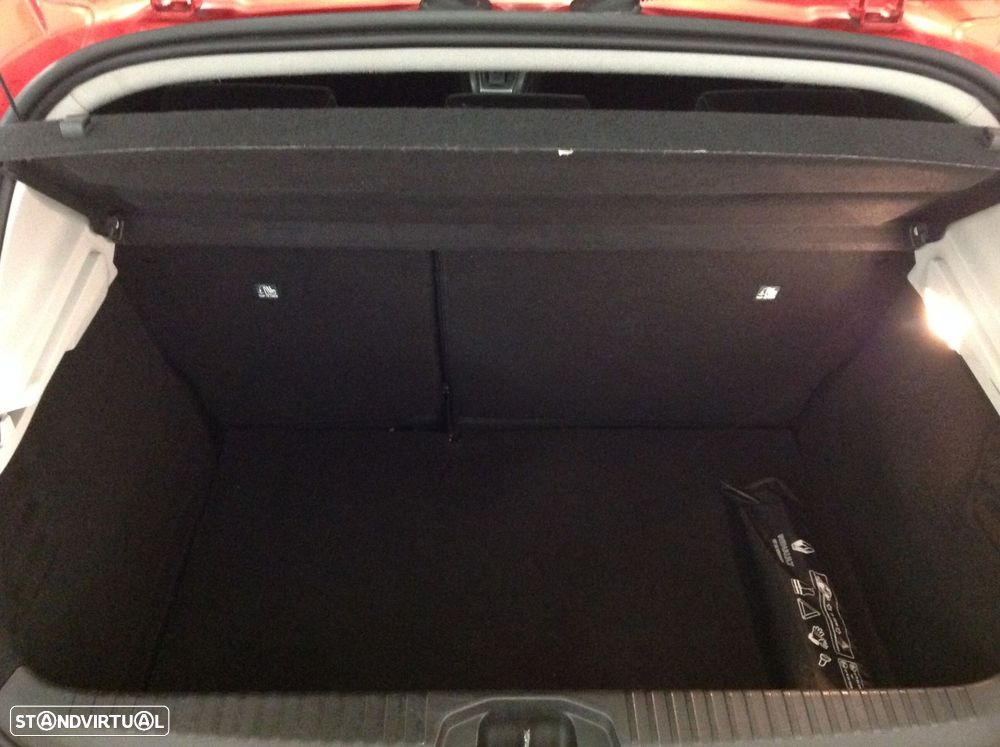 Renault Clio 1.0 TCe Limited CVT - 23