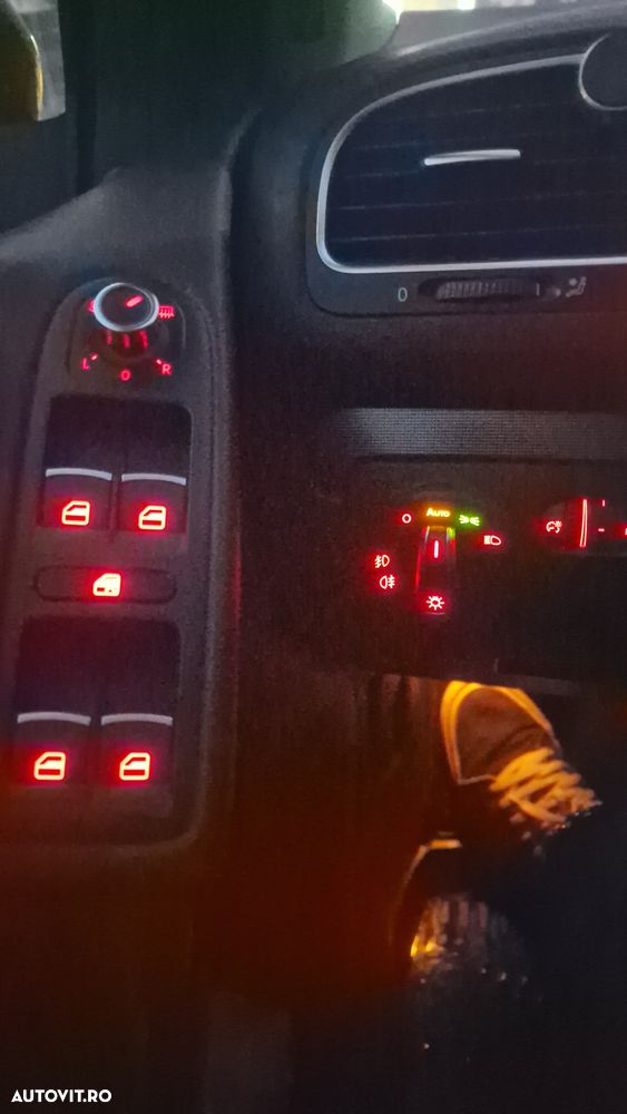 Volkswagen Golf - 12