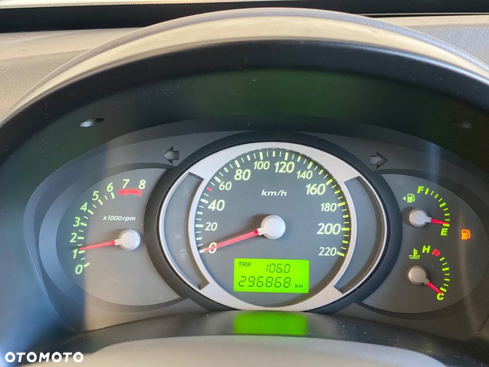 Hyundai Tucson 2.0 Comfort 2WD - 25
