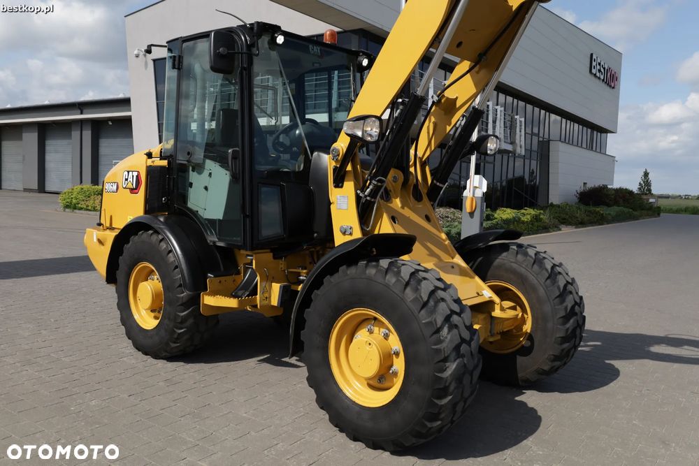 Caterpillar CAT 906M - 22