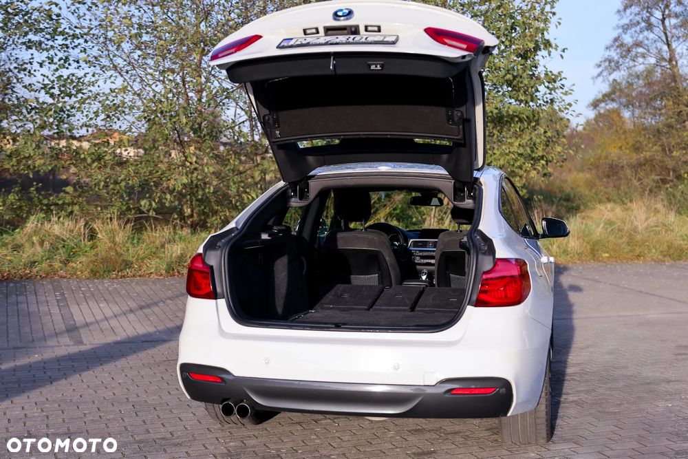 BMW Seria 3 320d M Sport - 8