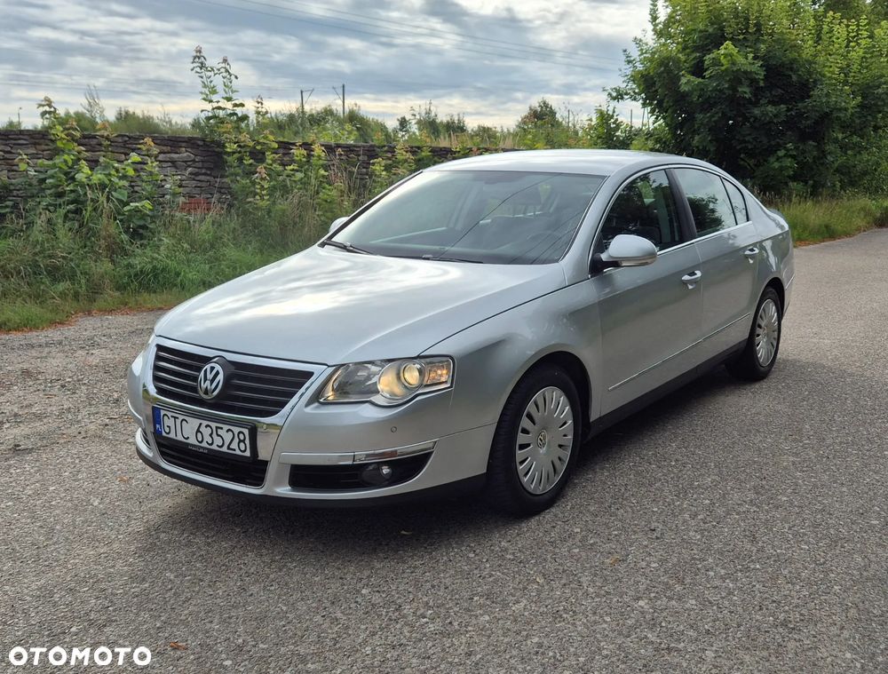 Volkswagen Passat 2.0 FSI Comfortline - 1