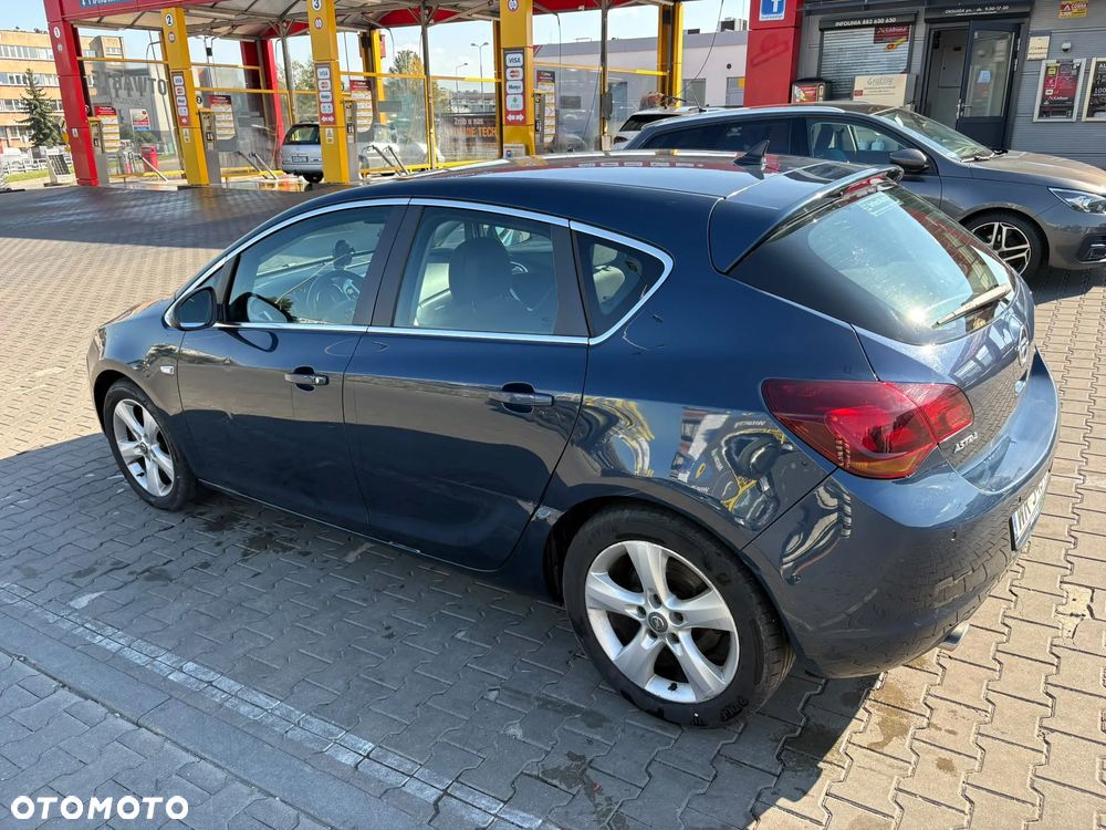 Opel Astra 2.0 CDTI Cosmo - 7
