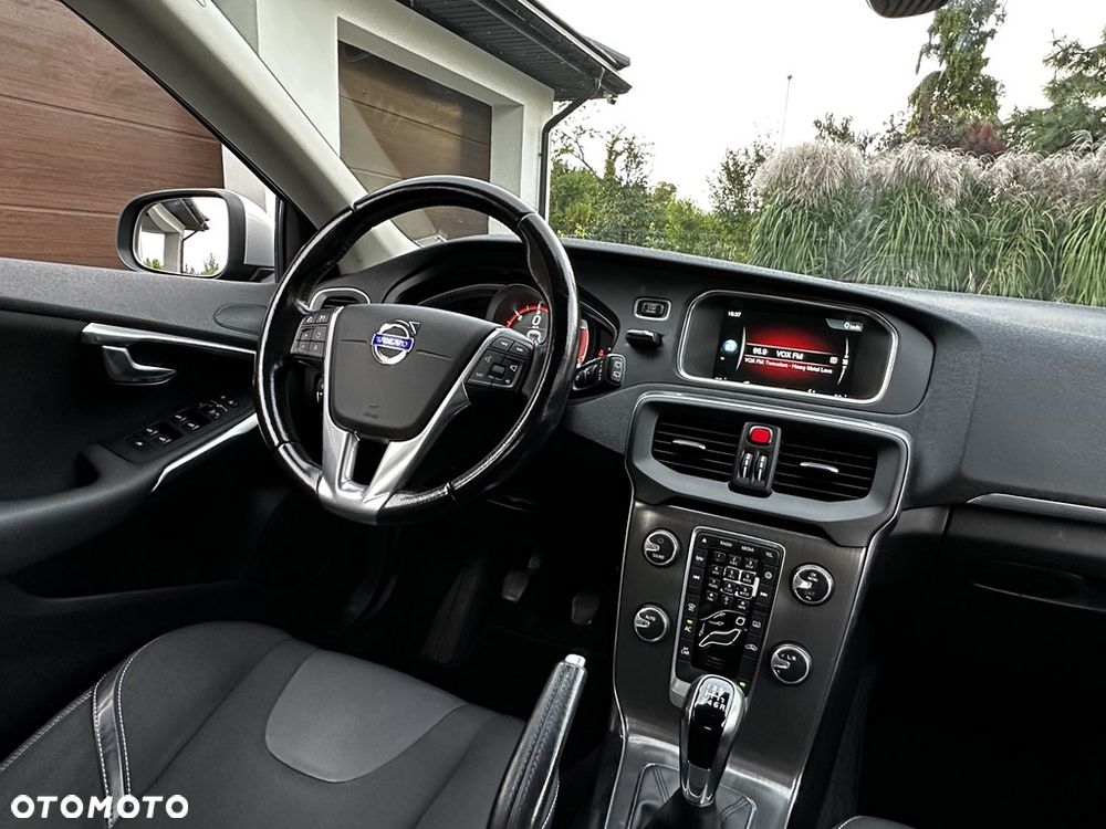 Volvo V40 D2 Drive-E Momentum - 26