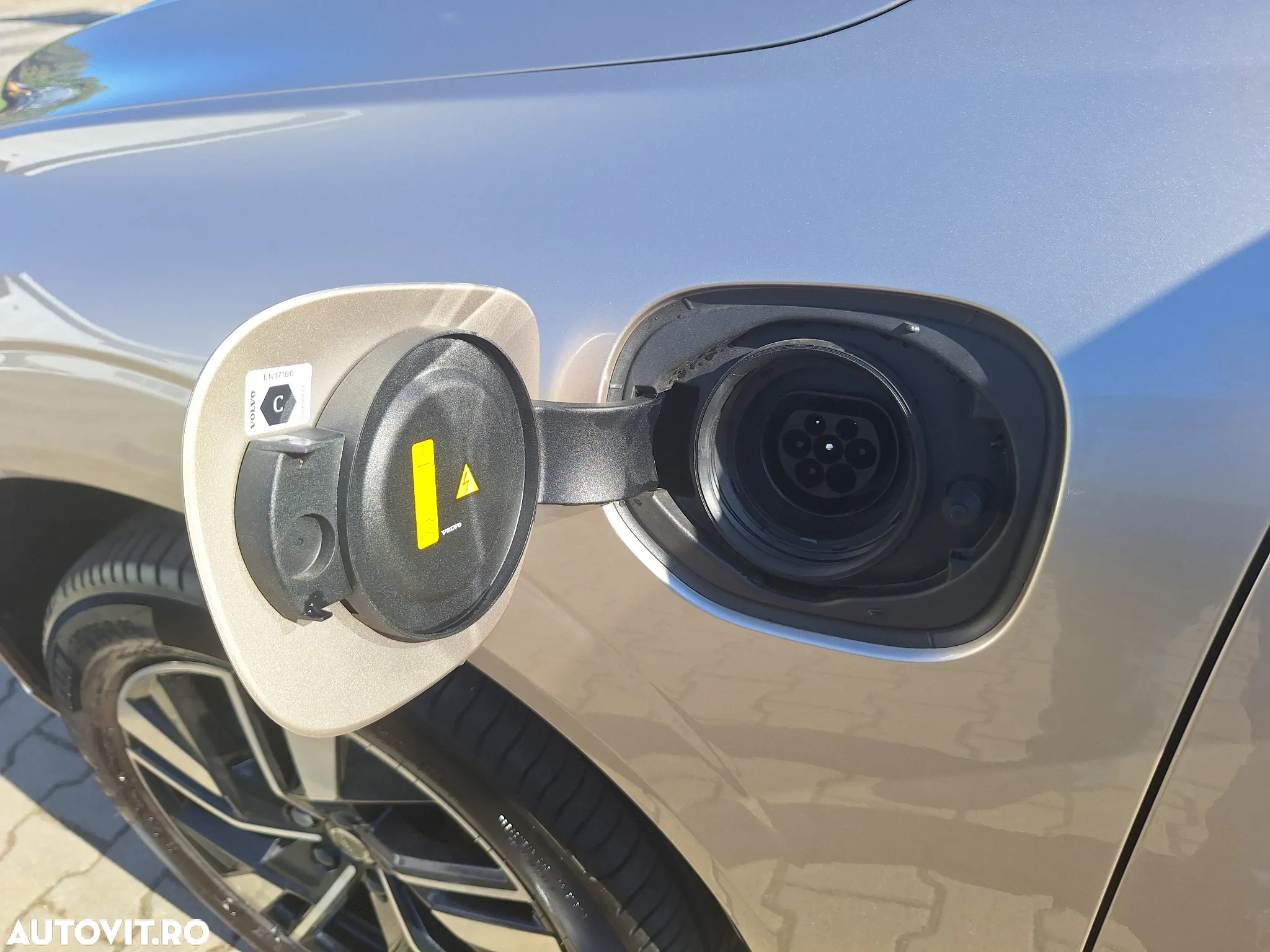 Volvo XC 60 T6 AWD AT PHEV Plus Dark - 36