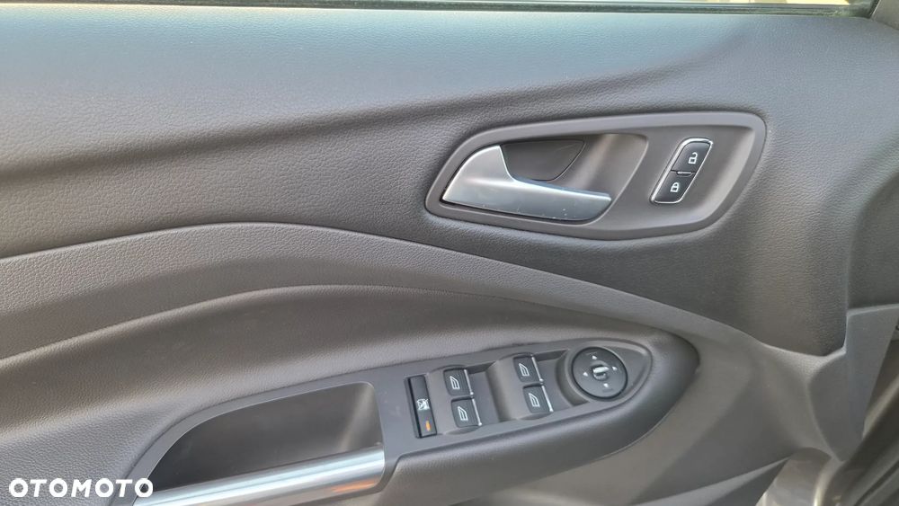 Ford Kuga 1.6 EcoBoost 2x4 Titanium - 19